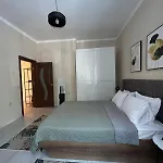 El Apartment